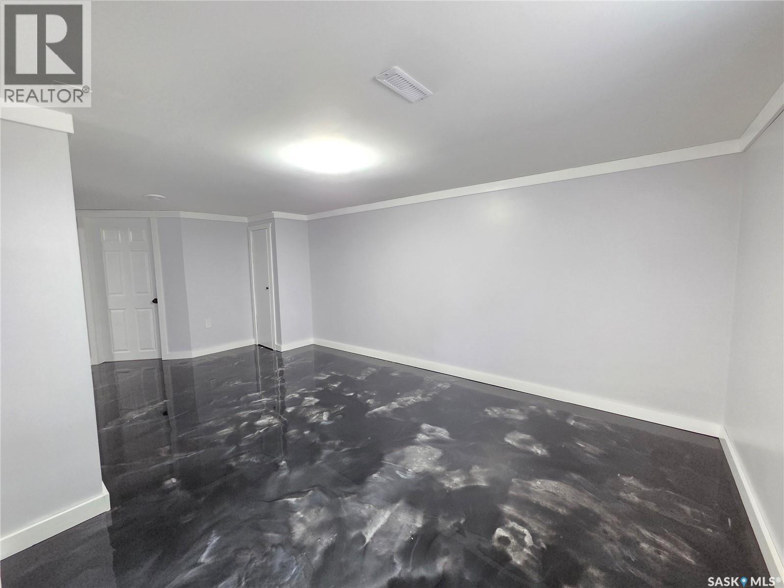 25 Rhodes Street, Redvers, Saskatchewan  S0C 2H0 - Photo 33 - SK035513