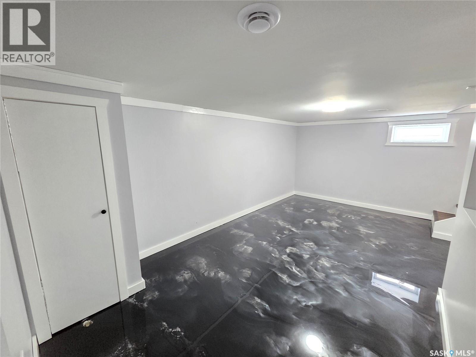 25 Rhodes Street, Redvers, Saskatchewan  S0C 2H0 - Photo 36 - SK035513