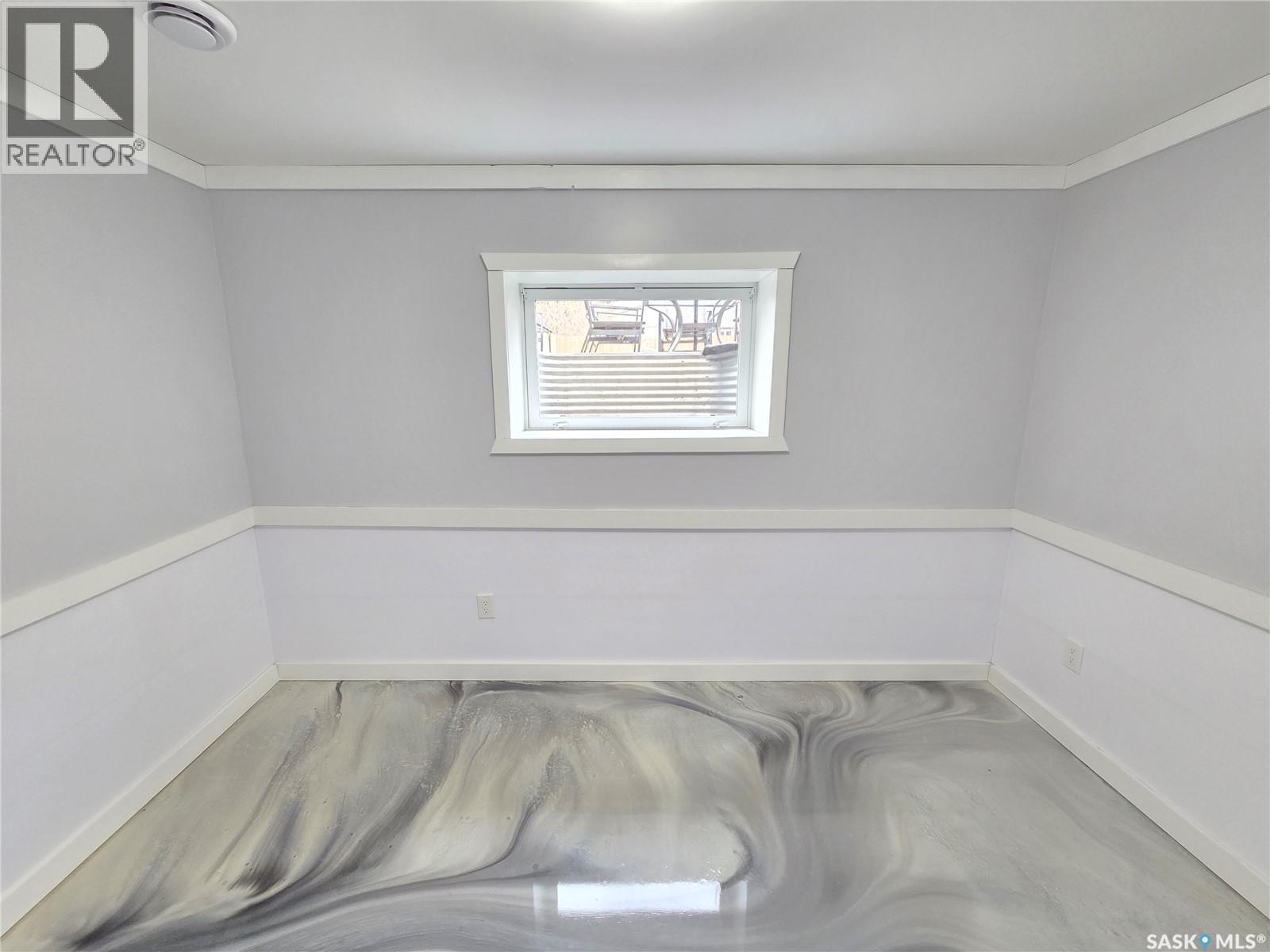 25 Rhodes Street, Redvers, Saskatchewan  S0C 2H0 - Photo 43 - SK035513