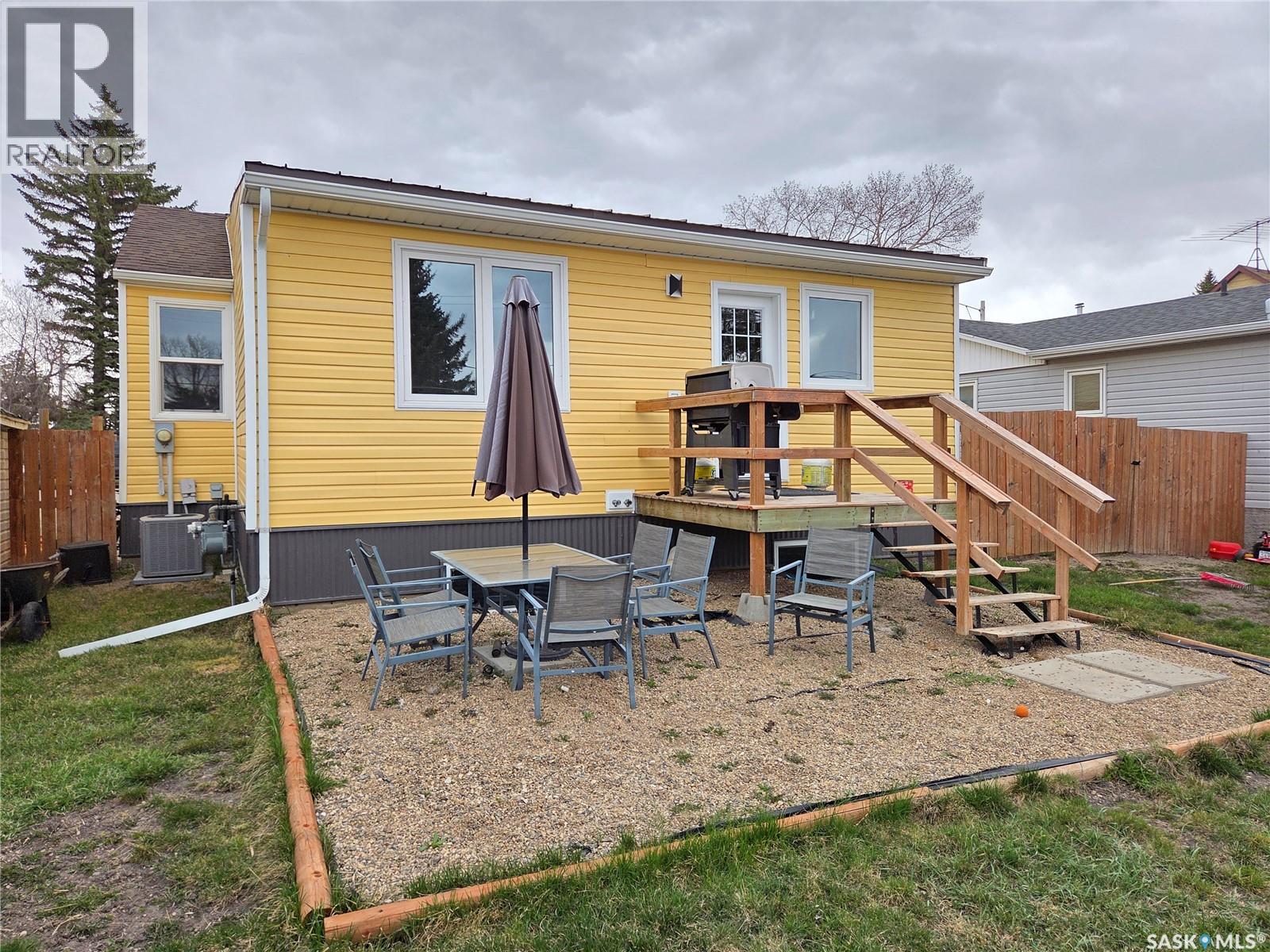 25 Rhodes Street, Redvers, Saskatchewan  S0C 2H0 - Photo 49 - SK035513