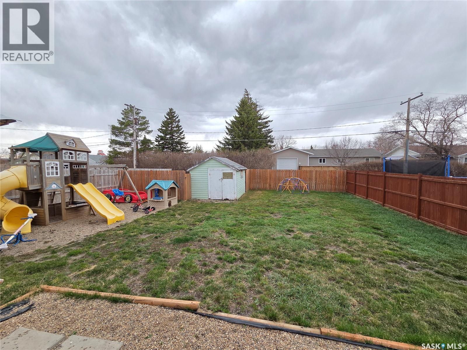 25 Rhodes Street, Redvers, Saskatchewan  S0C 2H0 - Photo 50 - SK035513