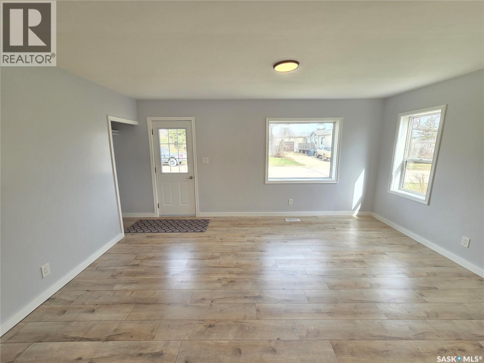 25 Rhodes Street, Redvers, Saskatchewan  S0C 2H0 - Photo 7 - SK035513