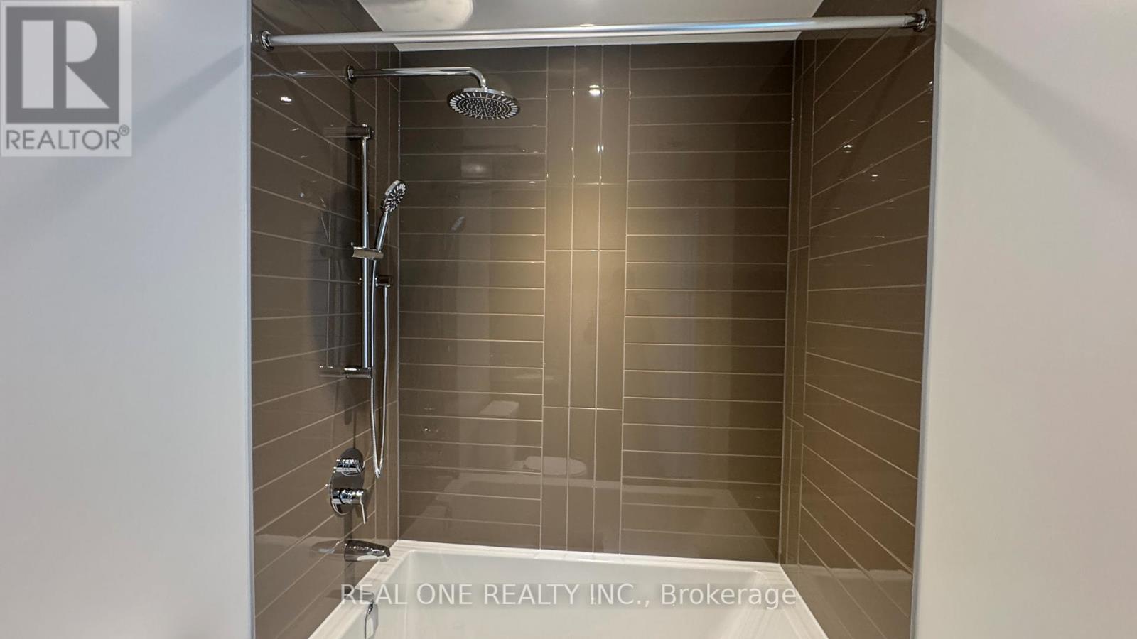 2207 - 448 Burnhamthorpe Road W, Mississauga, Ontario  L5B 0R4 - Photo 15 - W13108240
