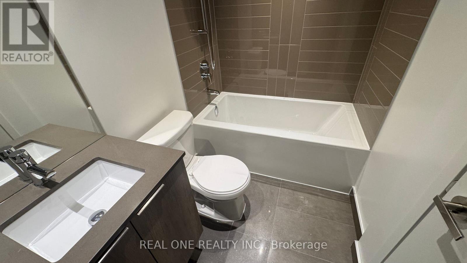 2207 - 448 Burnhamthorpe Road W, Mississauga, Ontario  L5B 0R4 - Photo 18 - W13108240