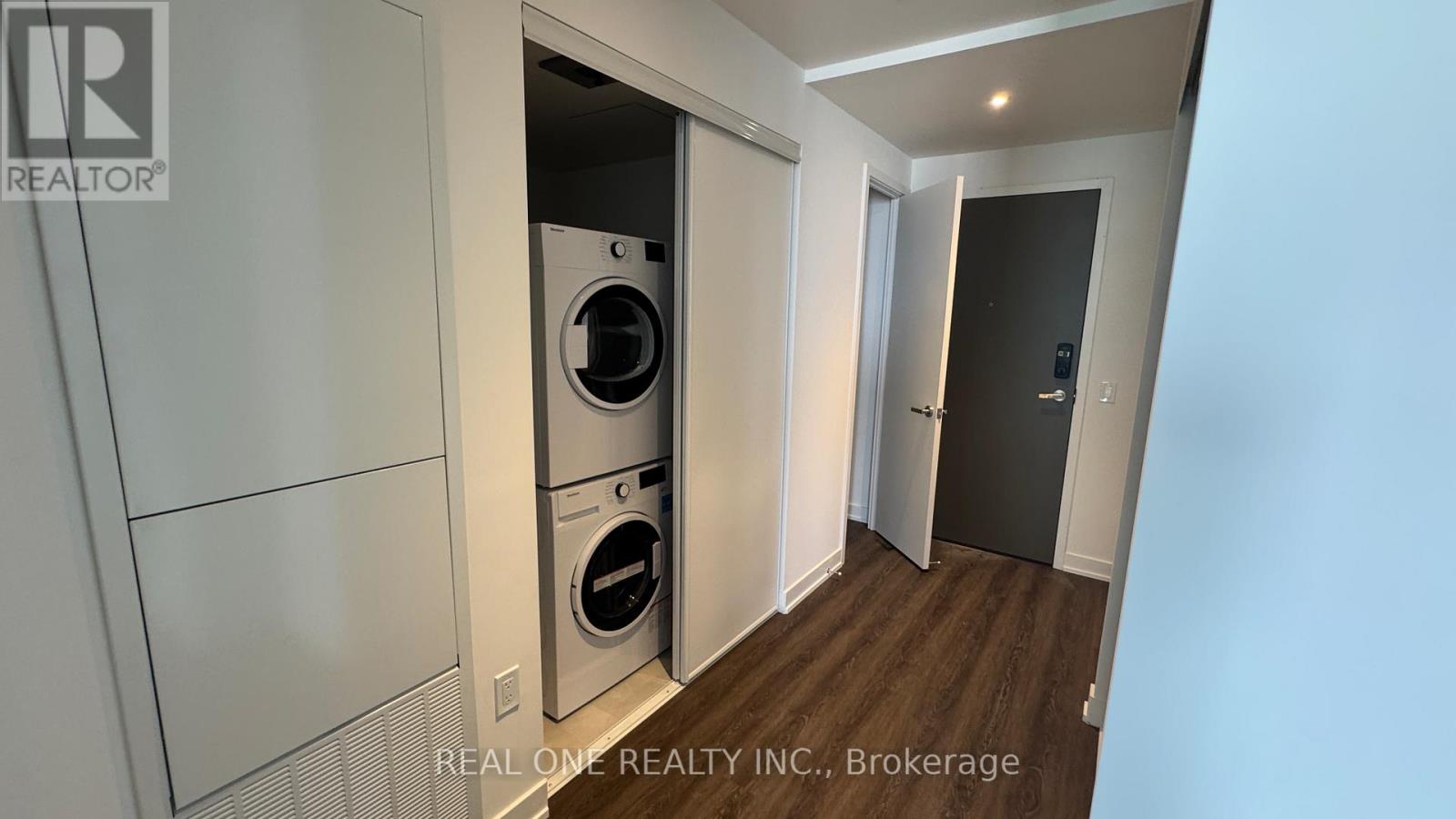 2207 - 448 Burnhamthorpe Road W, Mississauga, Ontario  L5B 0R4 - Photo 31 - W13108240
