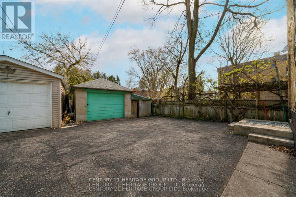 215 Keele Street, Toronto, Ontario  M6P 2K1 - Photo 29 - W13108252