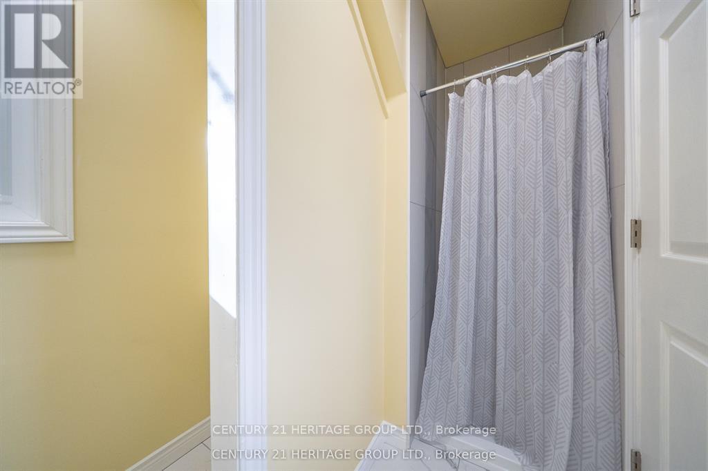 215 Keele Street, Toronto, Ontario  M6P 2K1 - Photo 7 - W13108252