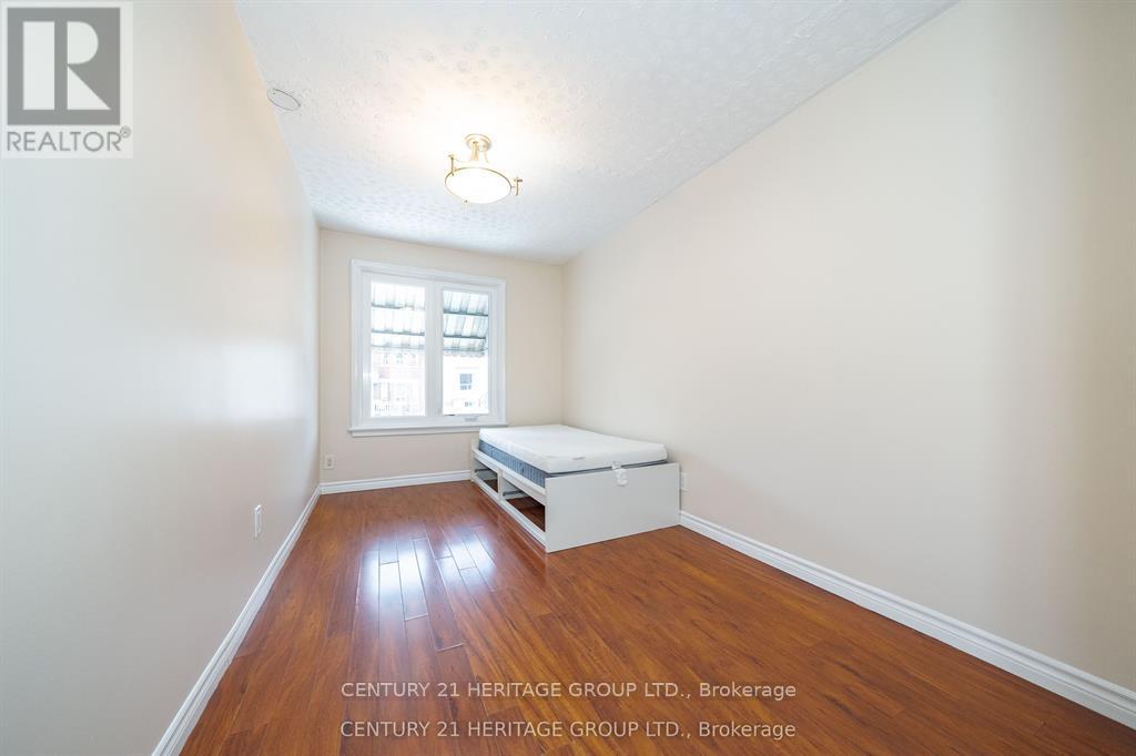 215 Keele Street, Toronto, Ontario  M6P 2K1 - Photo 9 - W13108252