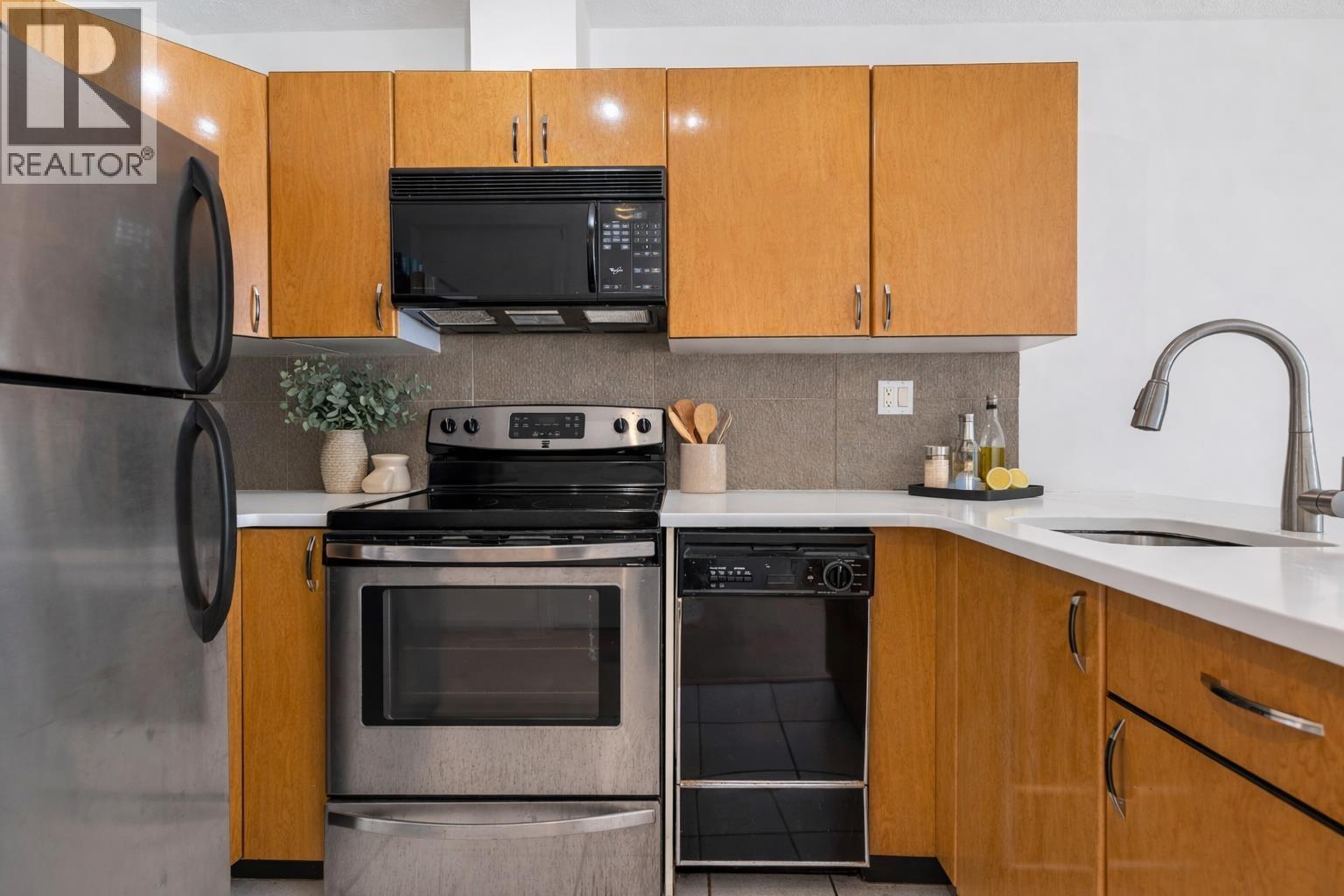 805 939 Homer Street, Vancouver, British Columbia  V6B 2W6 - Photo 3 - R3111191