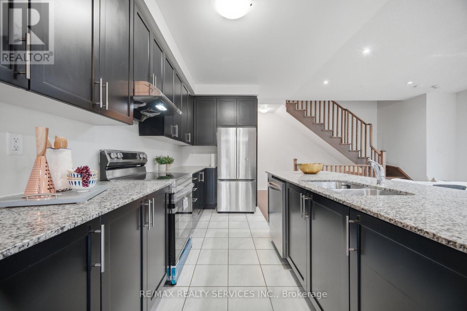 68 Donald Ficht Crescent, Brampton, Ontario  L7A 0B7 - Photo 23 - W13108264