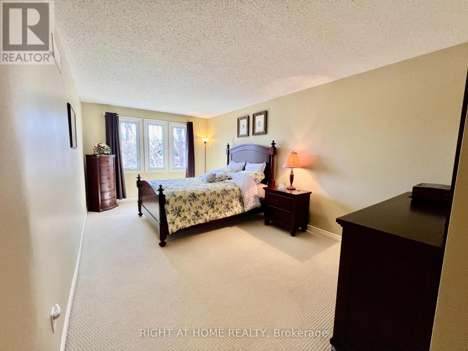 4 Silverbirch Place, Whitby, Ontario  L1R 1X7 - Photo 15 - E13050786