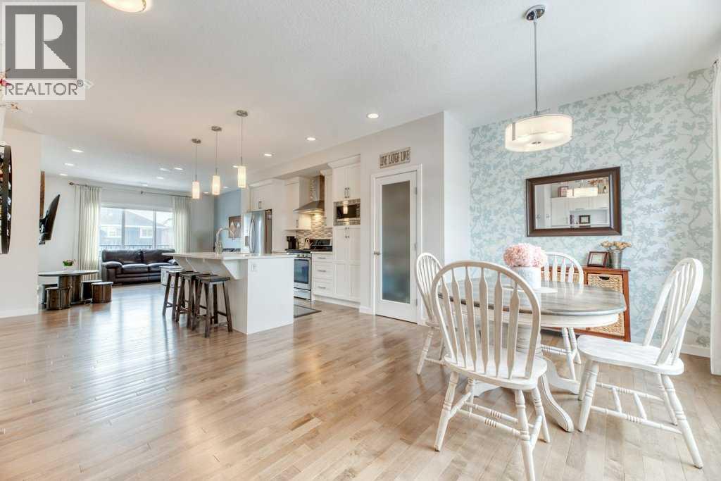 204 Sundown Road, Cochrane, Alberta  T4C 2M5 - Photo 19 - A2301329