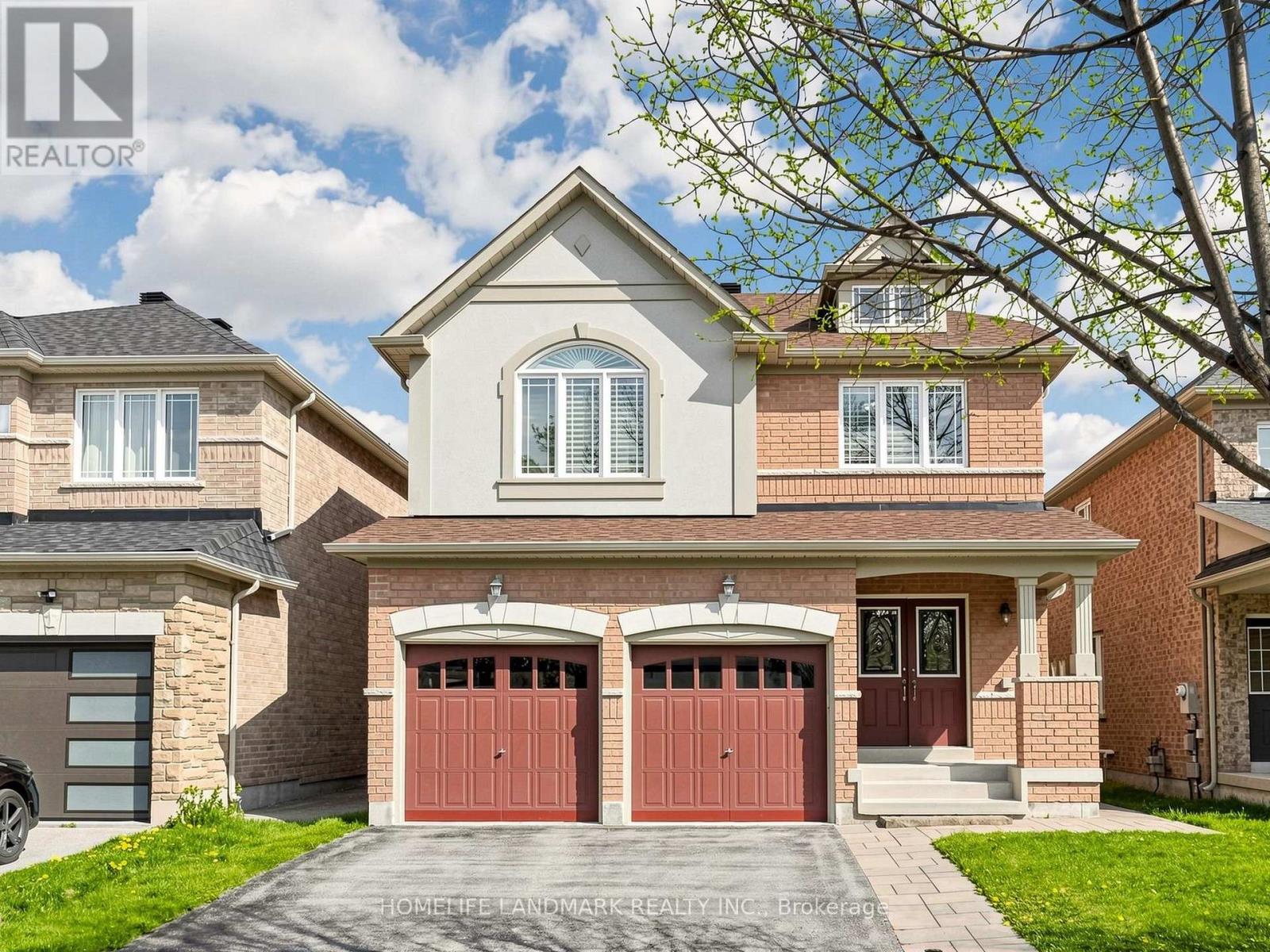 84 LEWIS HONEY DRIVE, Aurora, Ontario
