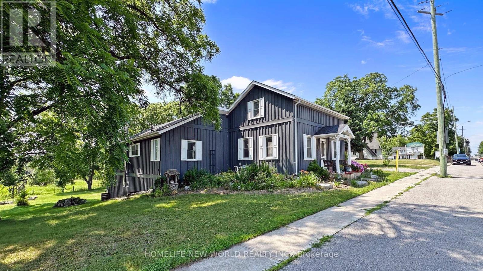 18770 Leslie Street, East Gwillimbury, Ontario  L0G 1V0 - Photo 2 - N13108276