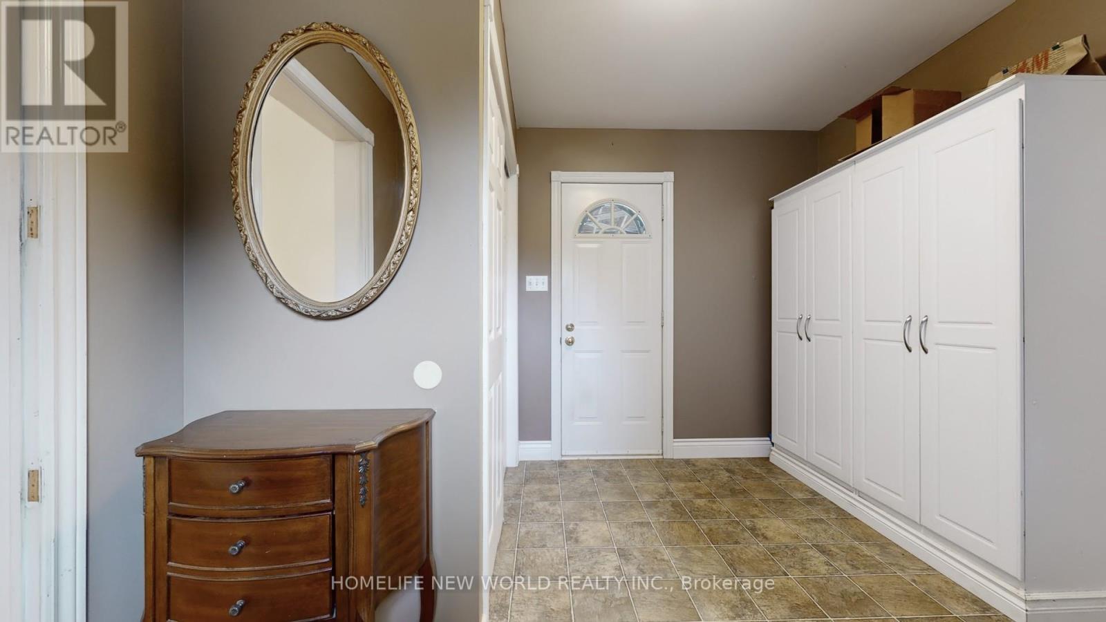 18770 Leslie Street, East Gwillimbury, Ontario  L0G 1V0 - Photo 5 - N13108276