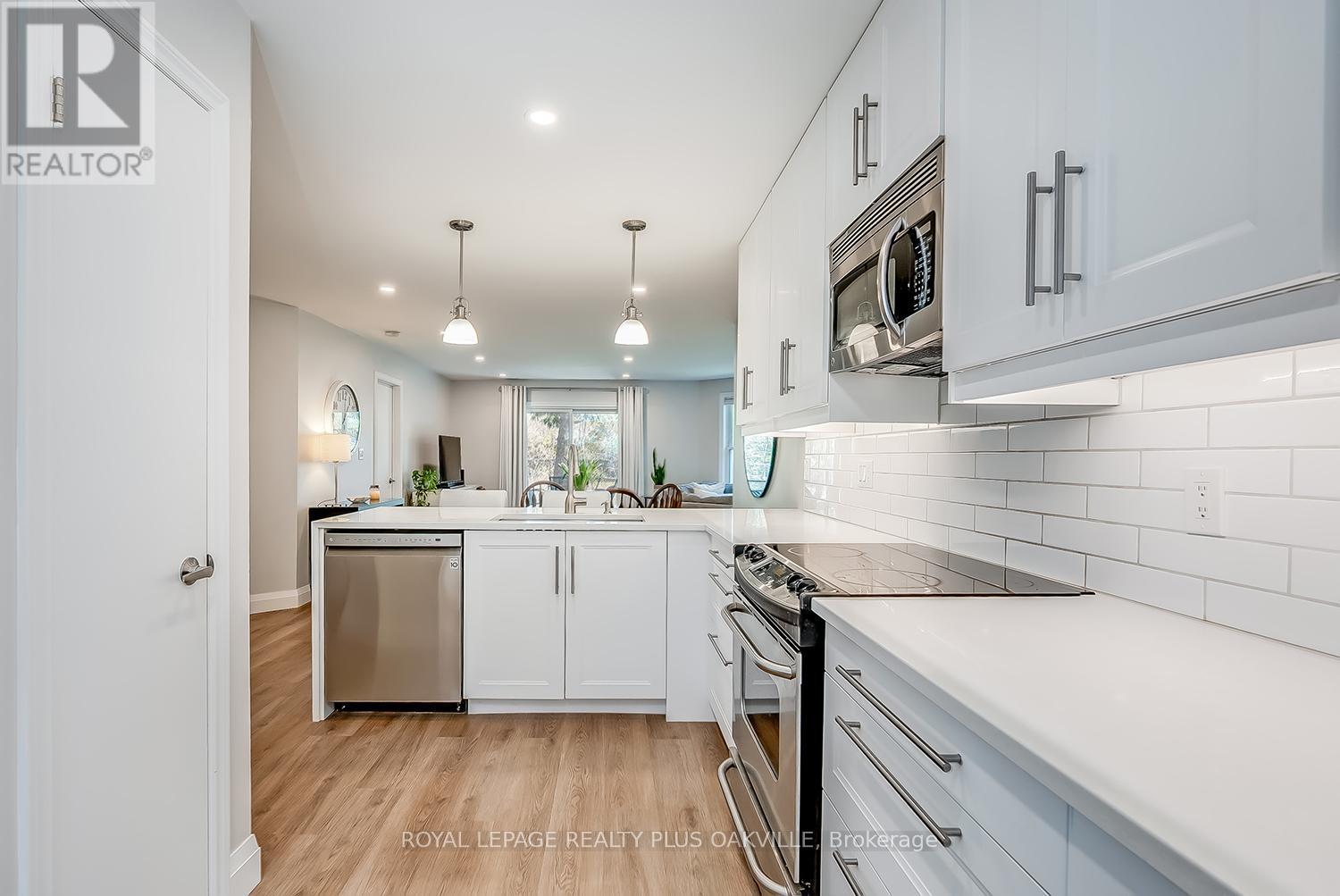 205 - 1220 Thorpe Road, Burlington, Ontario  L7S 2H4 - Photo 6 - W13108280