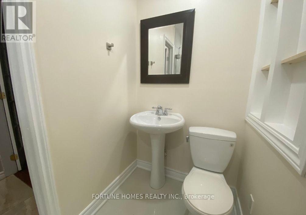 32 Gable Place, Brampton, Ontario  L6S 1C1 - Photo 3 - W13108284