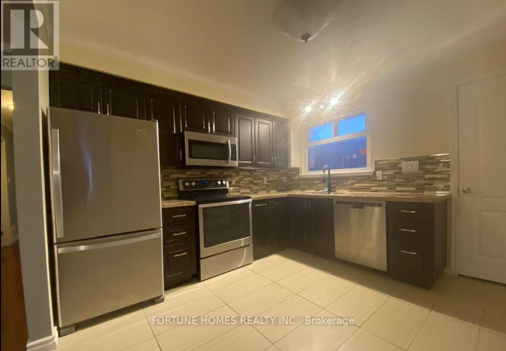 32 Gable Place, Brampton, Ontario  L6S 1C1 - Photo 7 - W13108284