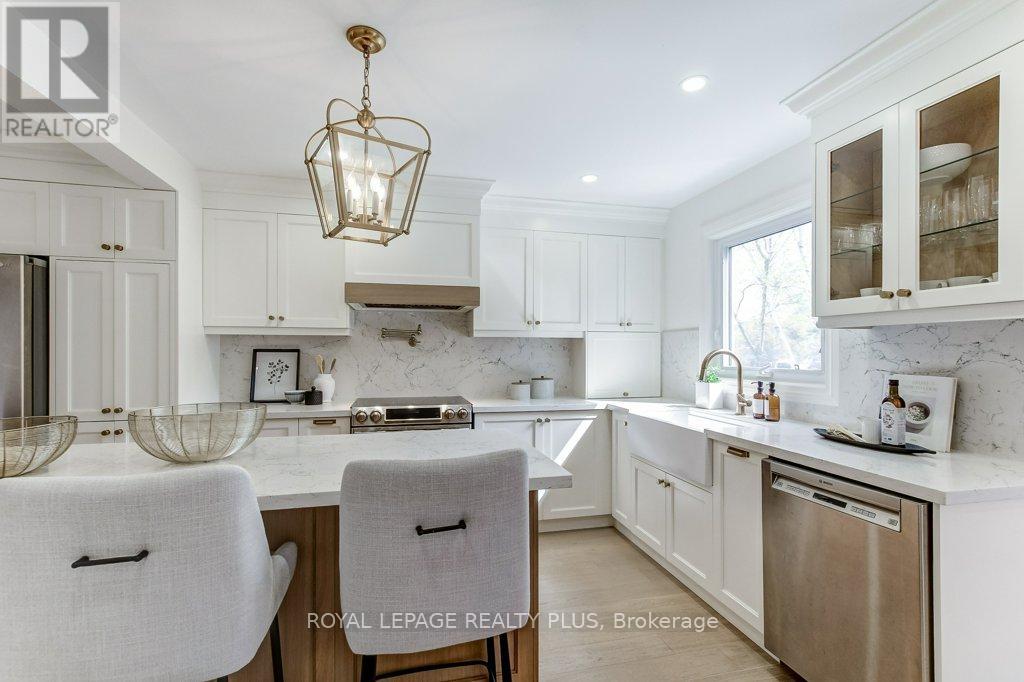 92 Morrison Creek Crescent, Oakville, Ontario  L6H 4C4 - Photo 16 - W13108294