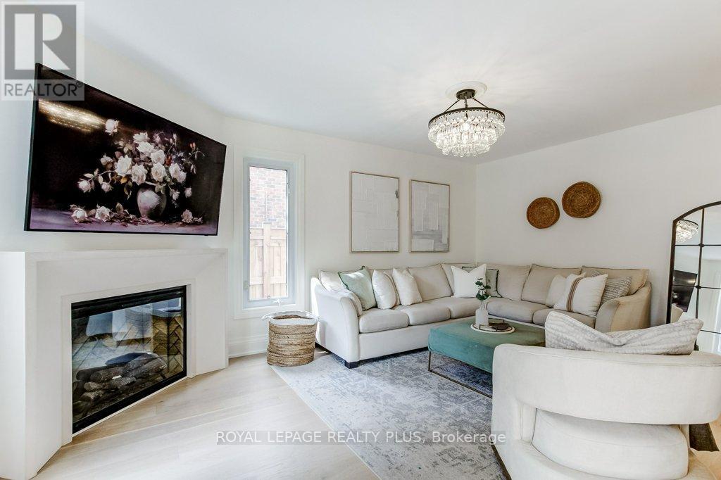 92 Morrison Creek Crescent, Oakville, Ontario  L6H 4C4 - Photo 20 - W13108294