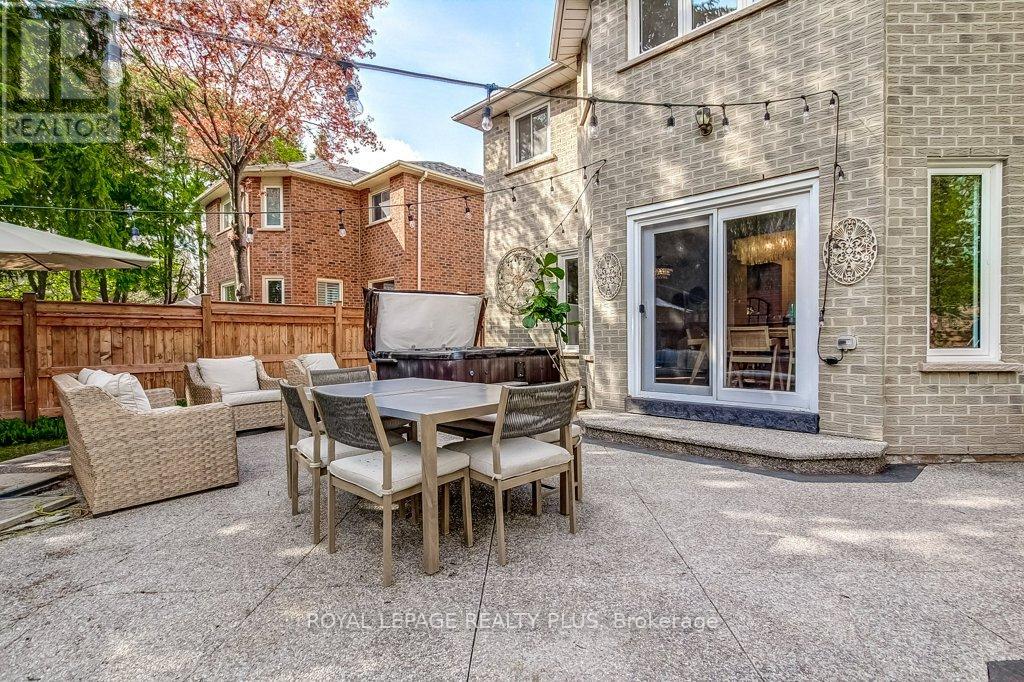 92 Morrison Creek Crescent, Oakville, Ontario  L6H 4C4 - Photo 40 - W13108294