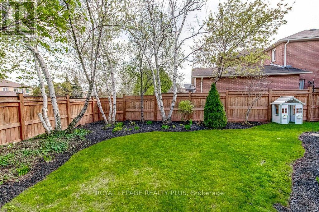 92 Morrison Creek Crescent, Oakville, Ontario  L6H 4C4 - Photo 45 - W13108294