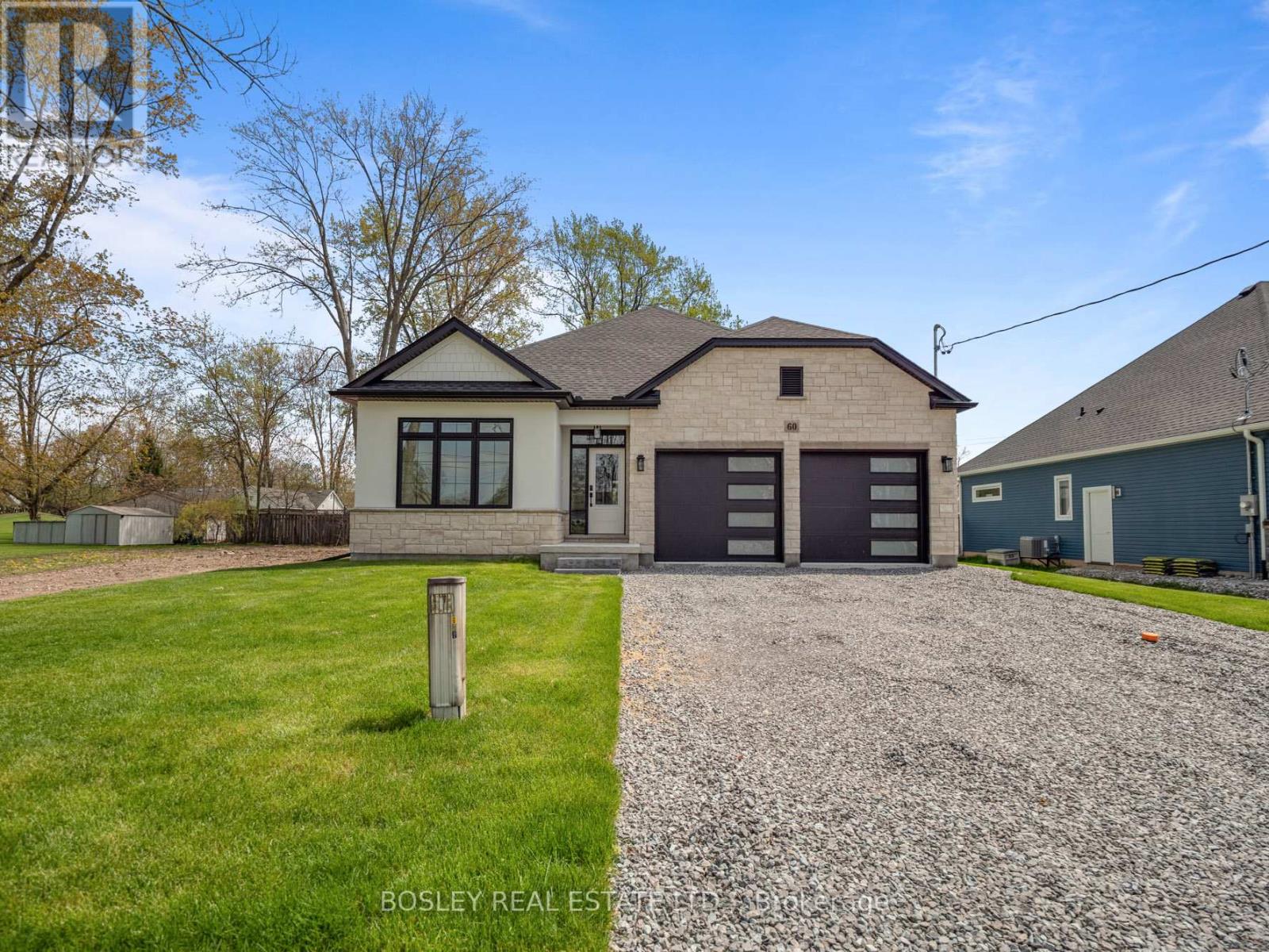 60 Pleasant Avenue N, Fort Erie, Ontario  L0S 1N0 - Photo 42 - X12964452