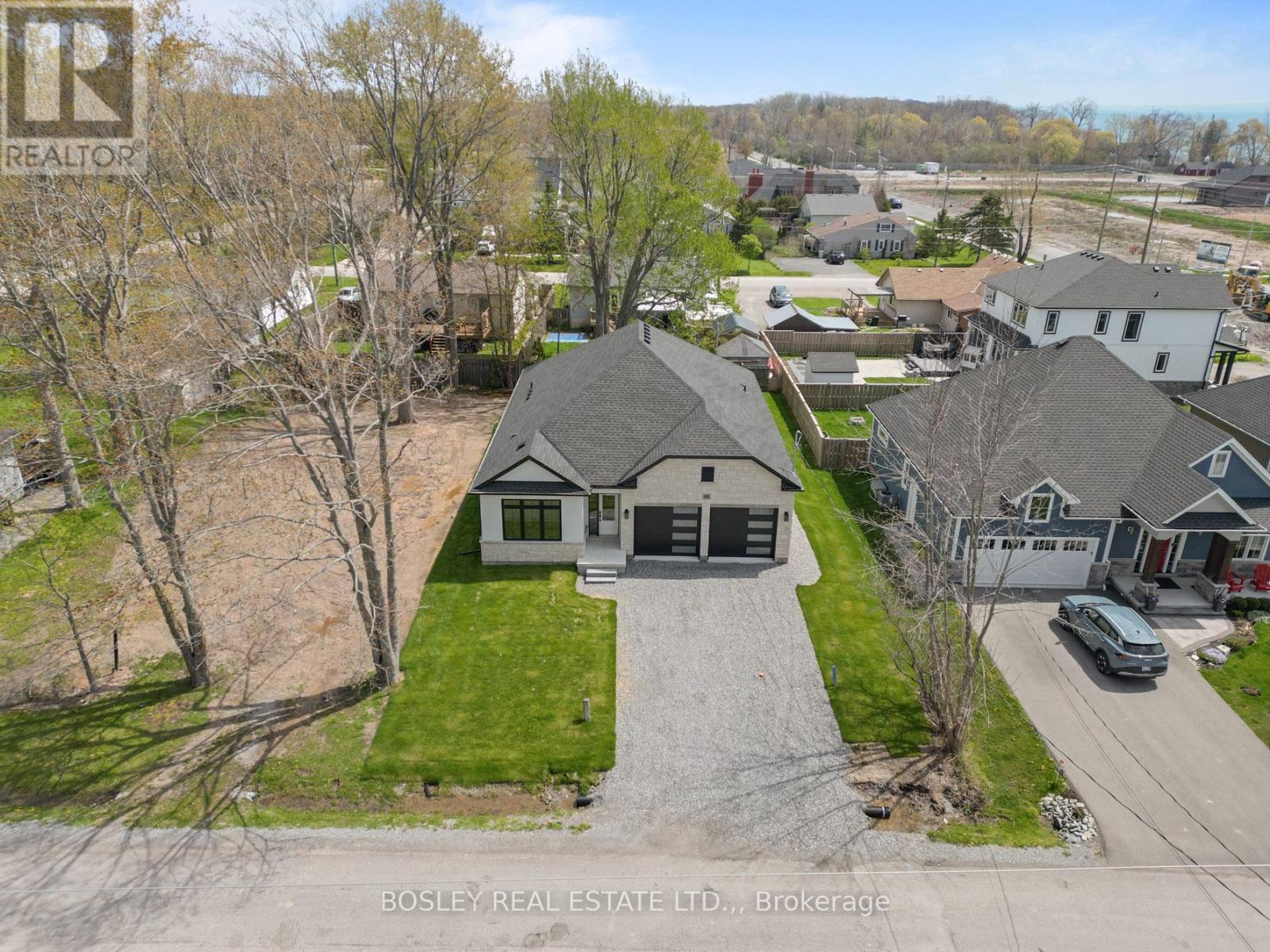 60 Pleasant Avenue N, Fort Erie, Ontario  L0S 1N0 - Photo 37 - X12964452