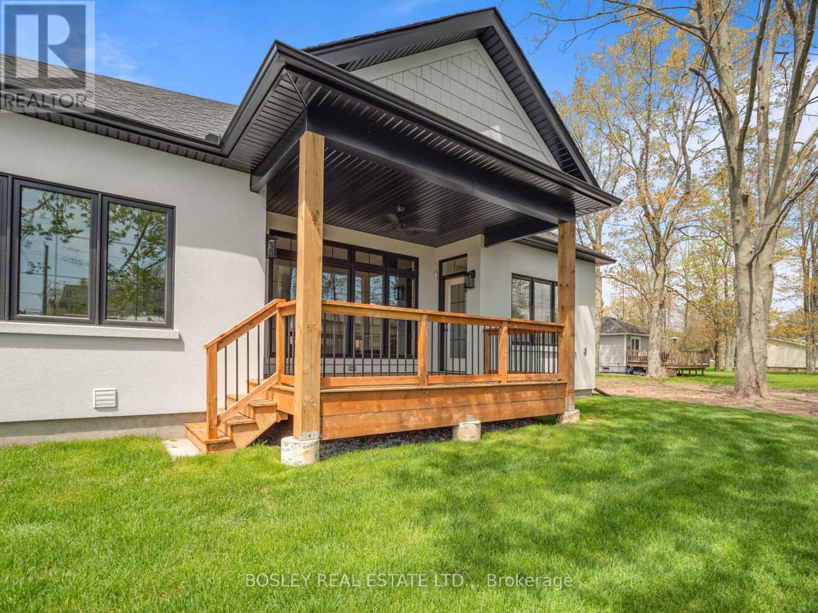 60 Pleasant Avenue N, Fort Erie, Ontario  L0S 1N0 - Photo 36 - X12964452
