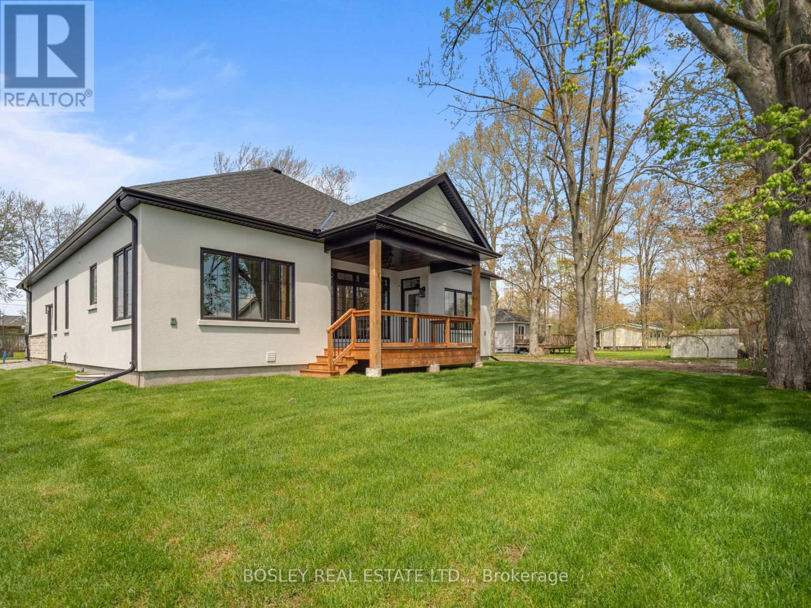 60 Pleasant Avenue N, Fort Erie, Ontario  L0S 1N0 - Photo 35 - X12964452