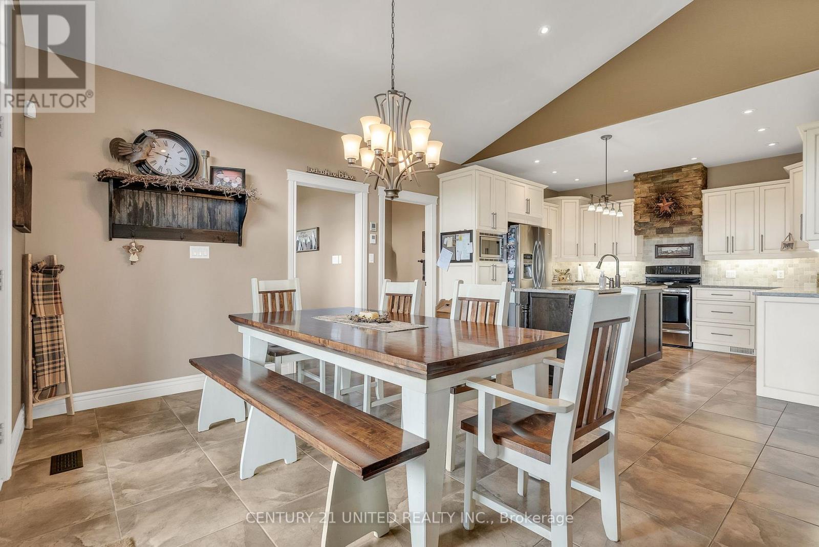 2300 Victoria Road, Prince Edward County, Ontario  K0K 1L0 - Photo 15 - X12945534