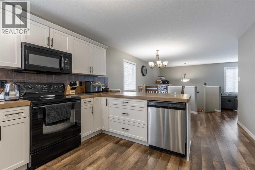 139 Mt Sundial Court W, Lethbridge, Alberta  T1J 5B7 - Photo 9 - A2308025