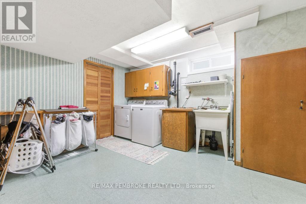 20 Elmer Avenue, Petawawa, Ontario  K8H 2M2 - Photo 19 - X13108298