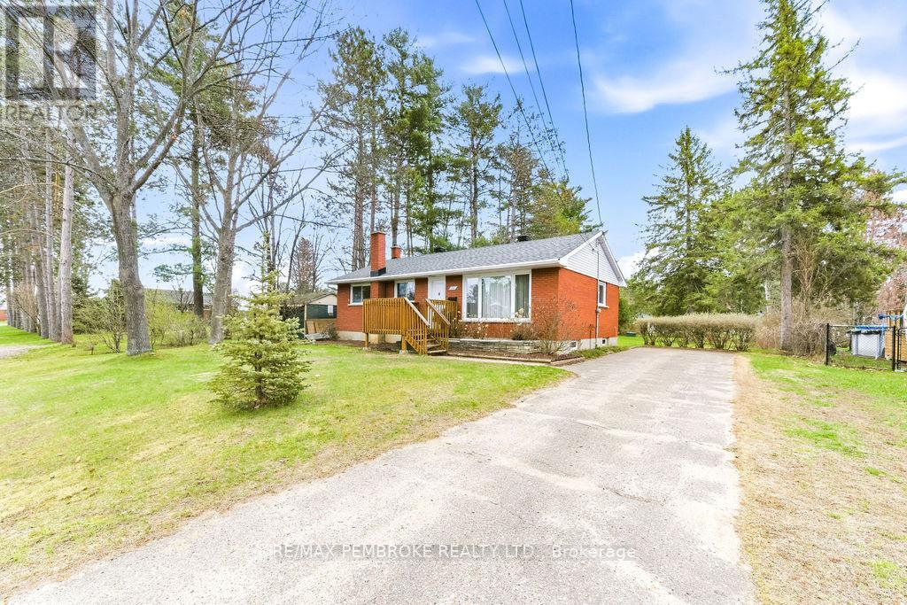 20 Elmer Avenue, Petawawa, Ontario  K8H 2M2 - Photo 3 - X13108298