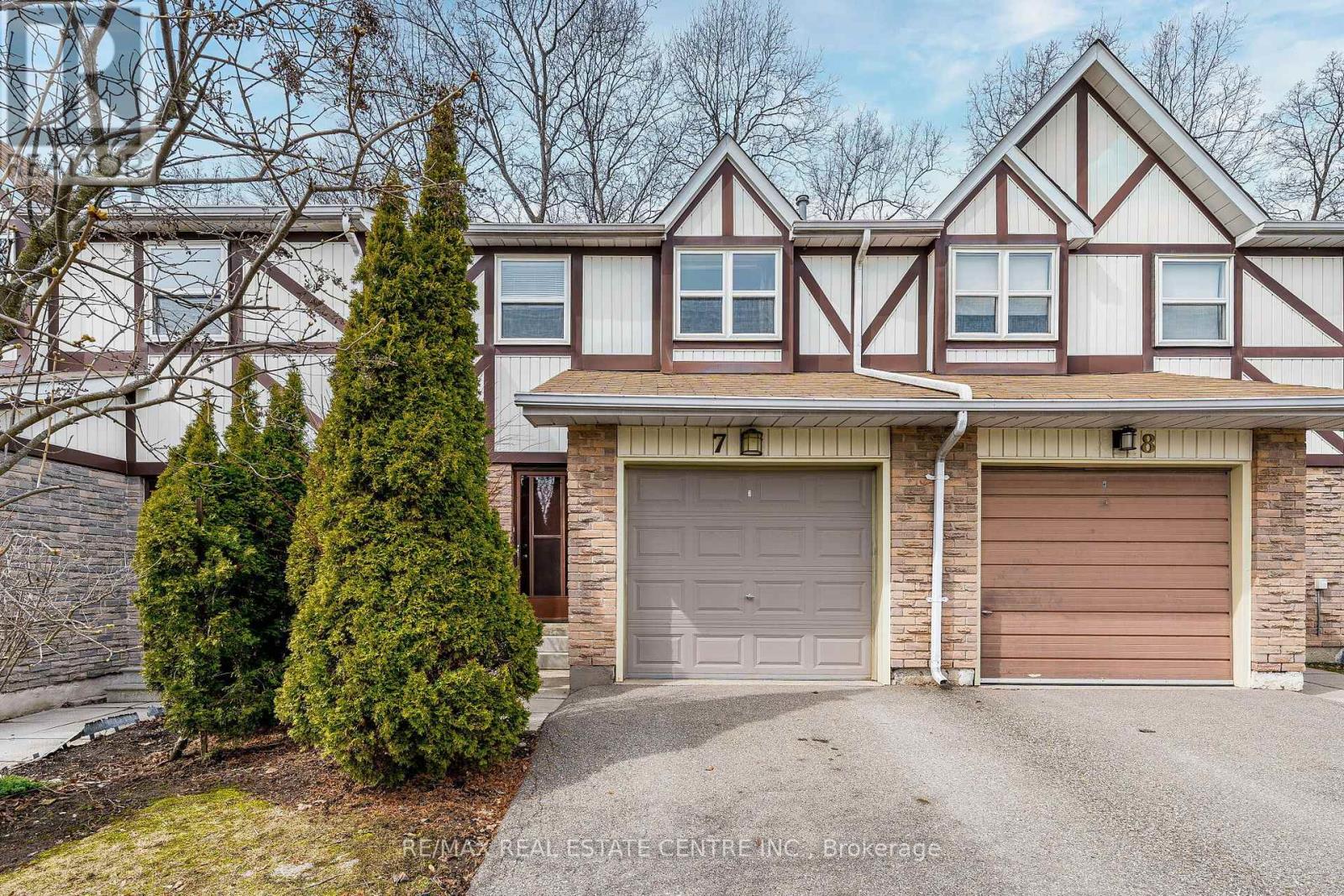 7 MORLEY CRESCENT, Brampton, Ontario