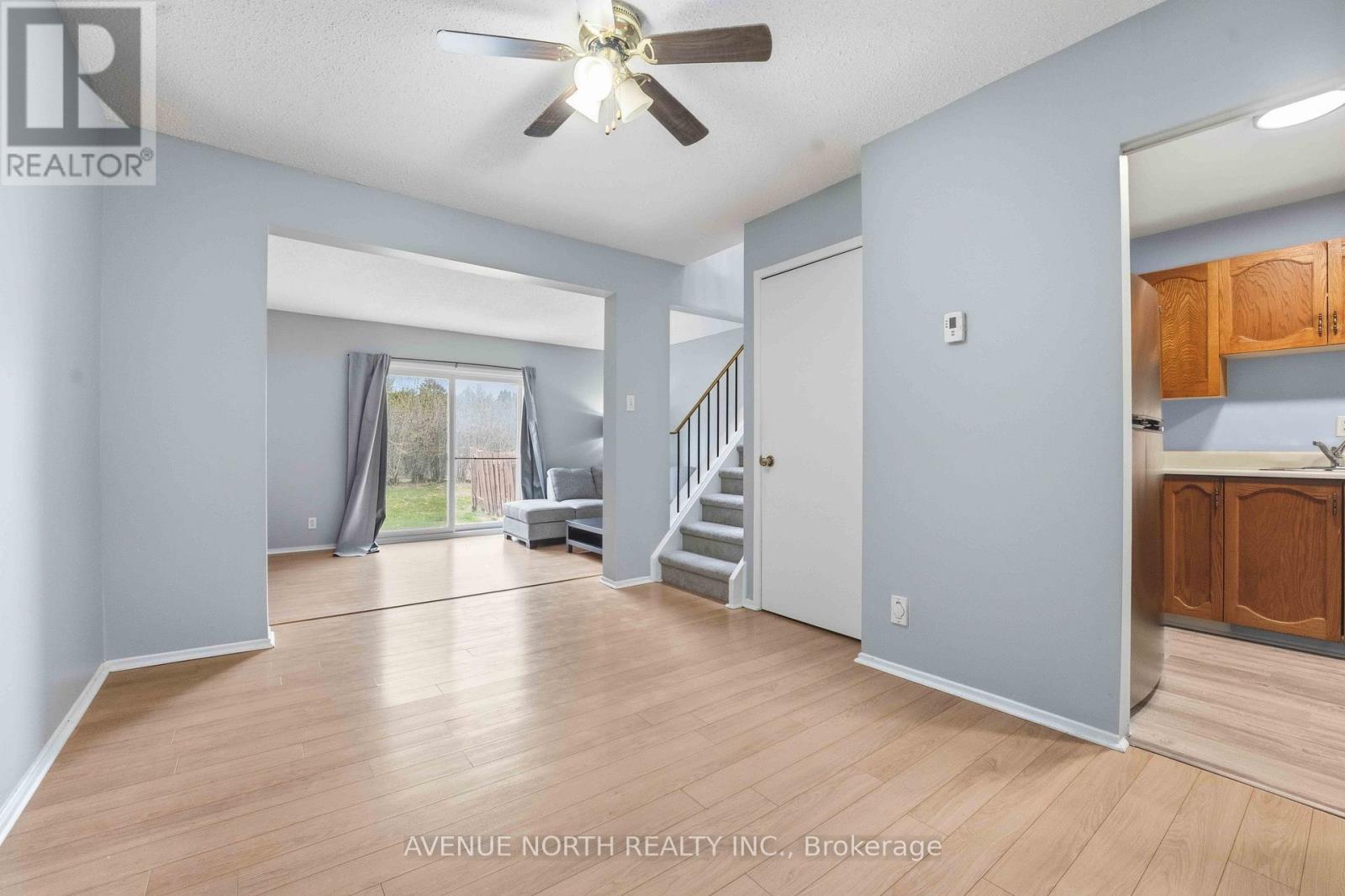 6467 Natalie Way, Ottawa, Ontario  K1C 4Y3 - Photo 7 - X13108318