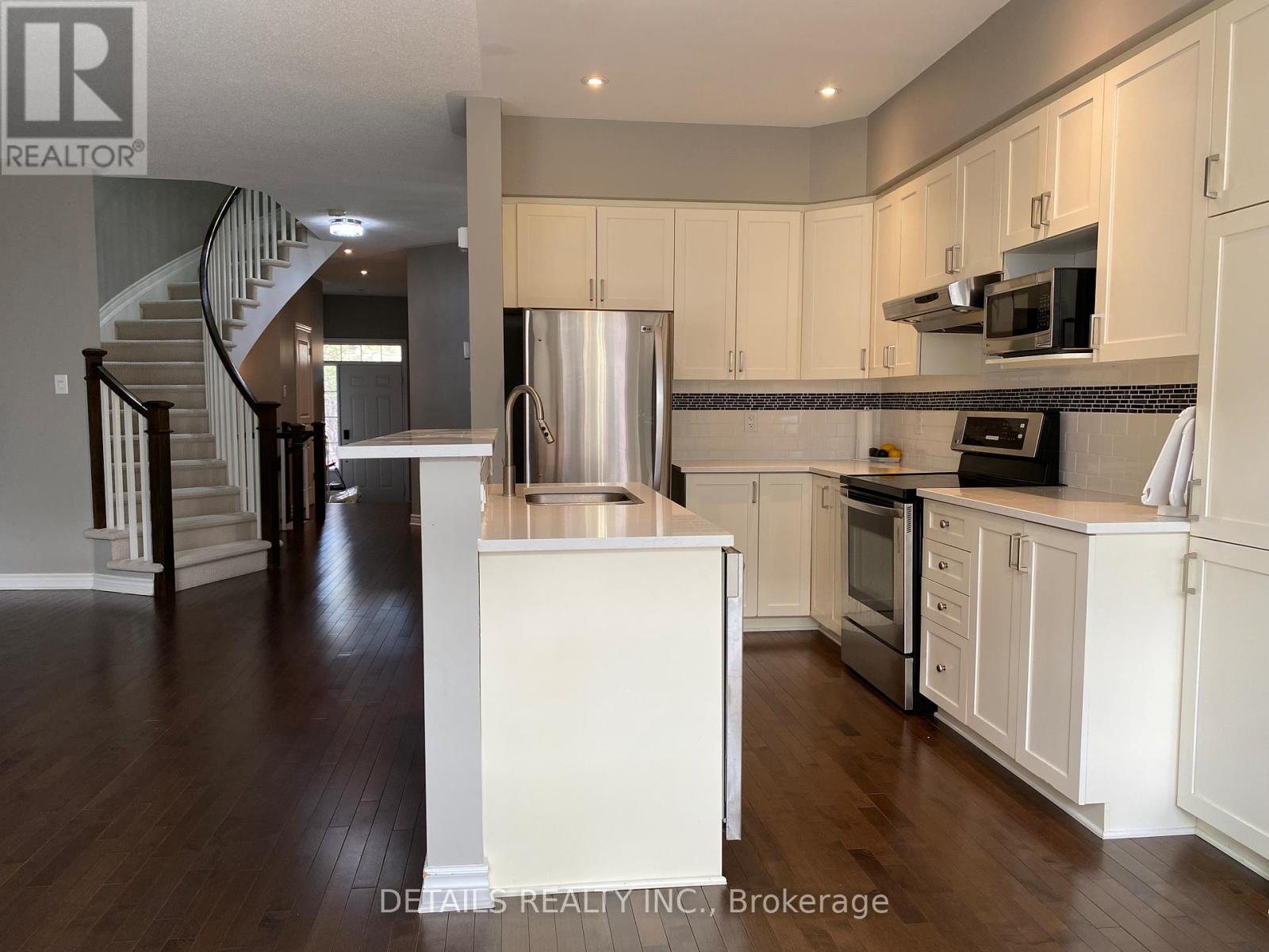 29 Torbec Avenue, Ottawa, Ontario  K2T 0B6 - Photo 2 - X13108340