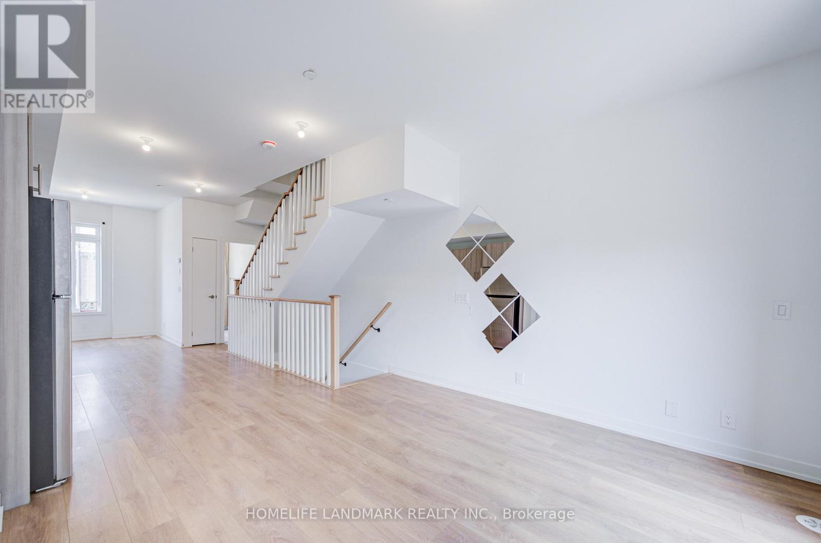33 Case Ootes Drive, Toronto, Ontario  M4A 0C1 - Photo 6 - C13074428