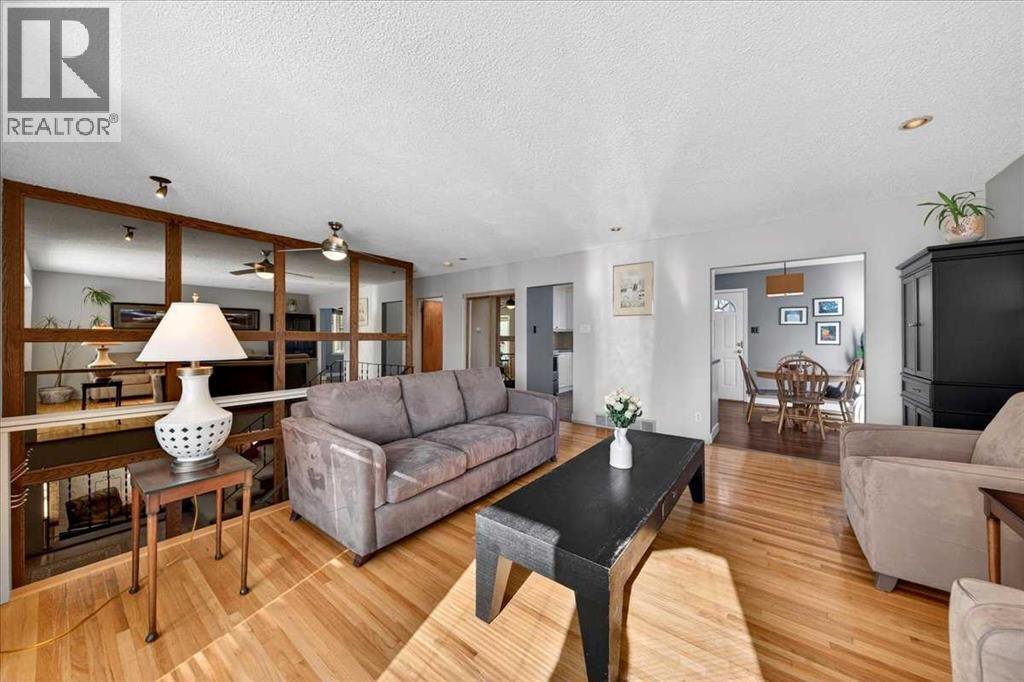 332 Whitney Crescent Se, Calgary, Alberta  T2J 1E9 - Photo 12 - A2308858