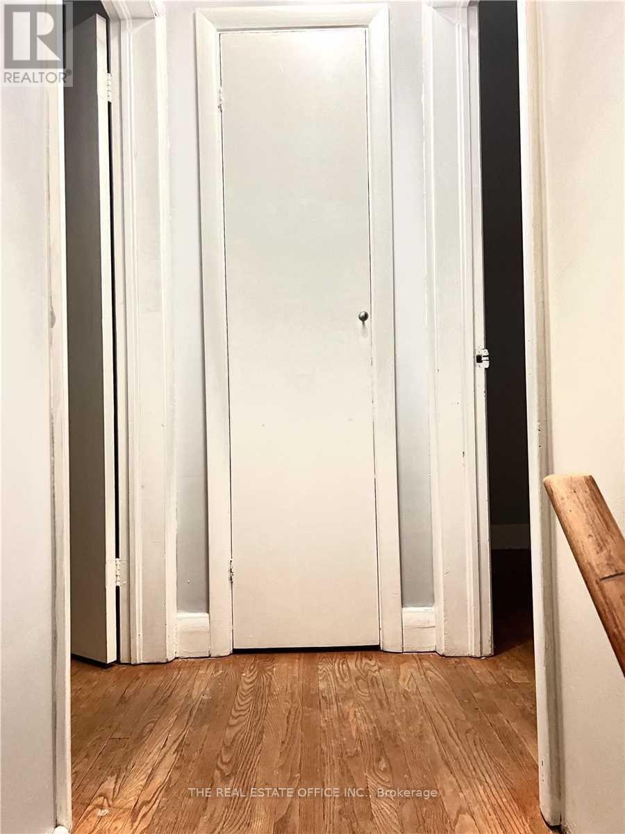 Upper - 44 Dallas Road, Toronto, Ontario  M2R 2J6 - Photo 14 - C13108354