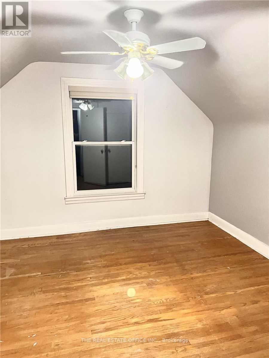 Upper - 44 Dallas Road, Toronto, Ontario  M2R 2J6 - Photo 15 - C13108354