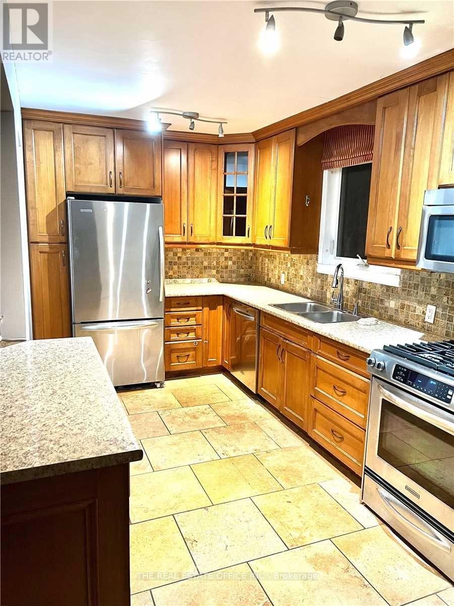 Upper - 44 Dallas Road, Toronto, Ontario  M2R 2J6 - Photo 3 - C13108354