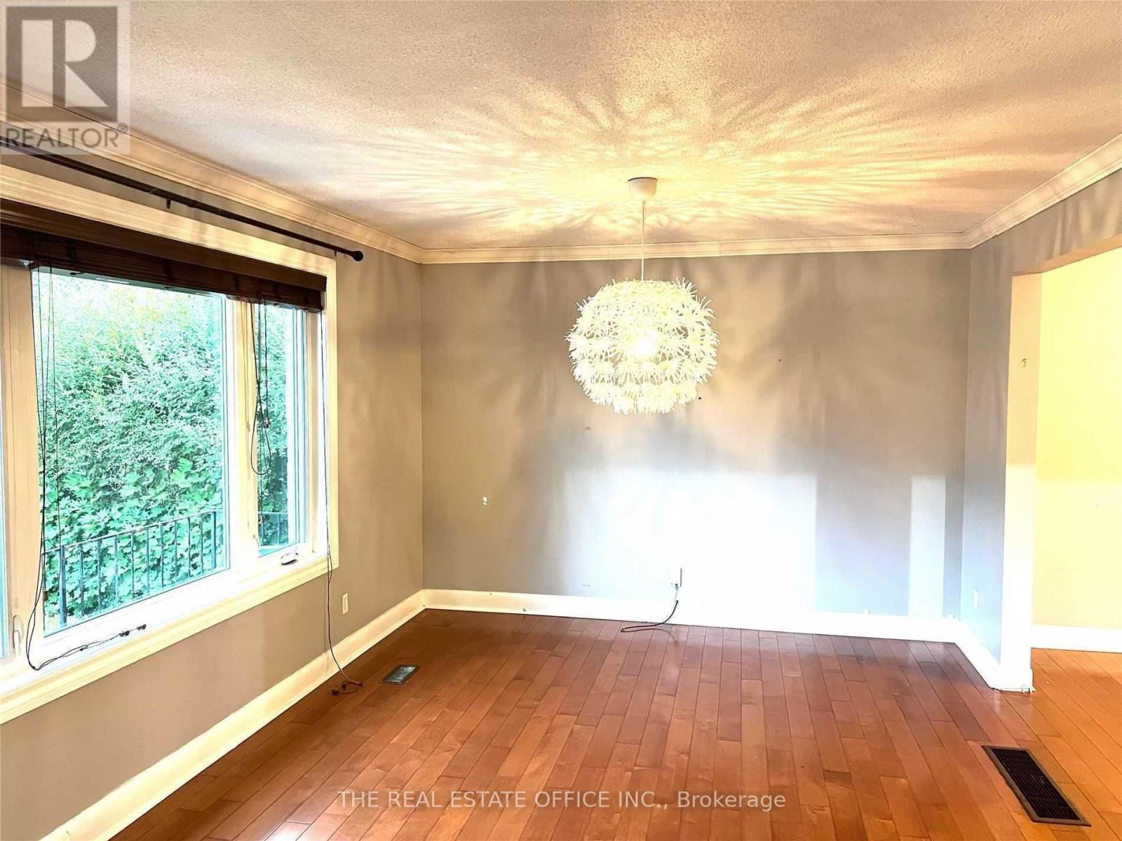 Upper - 44 Dallas Road, Toronto, Ontario  M2R 2J6 - Photo 9 - C13108354
