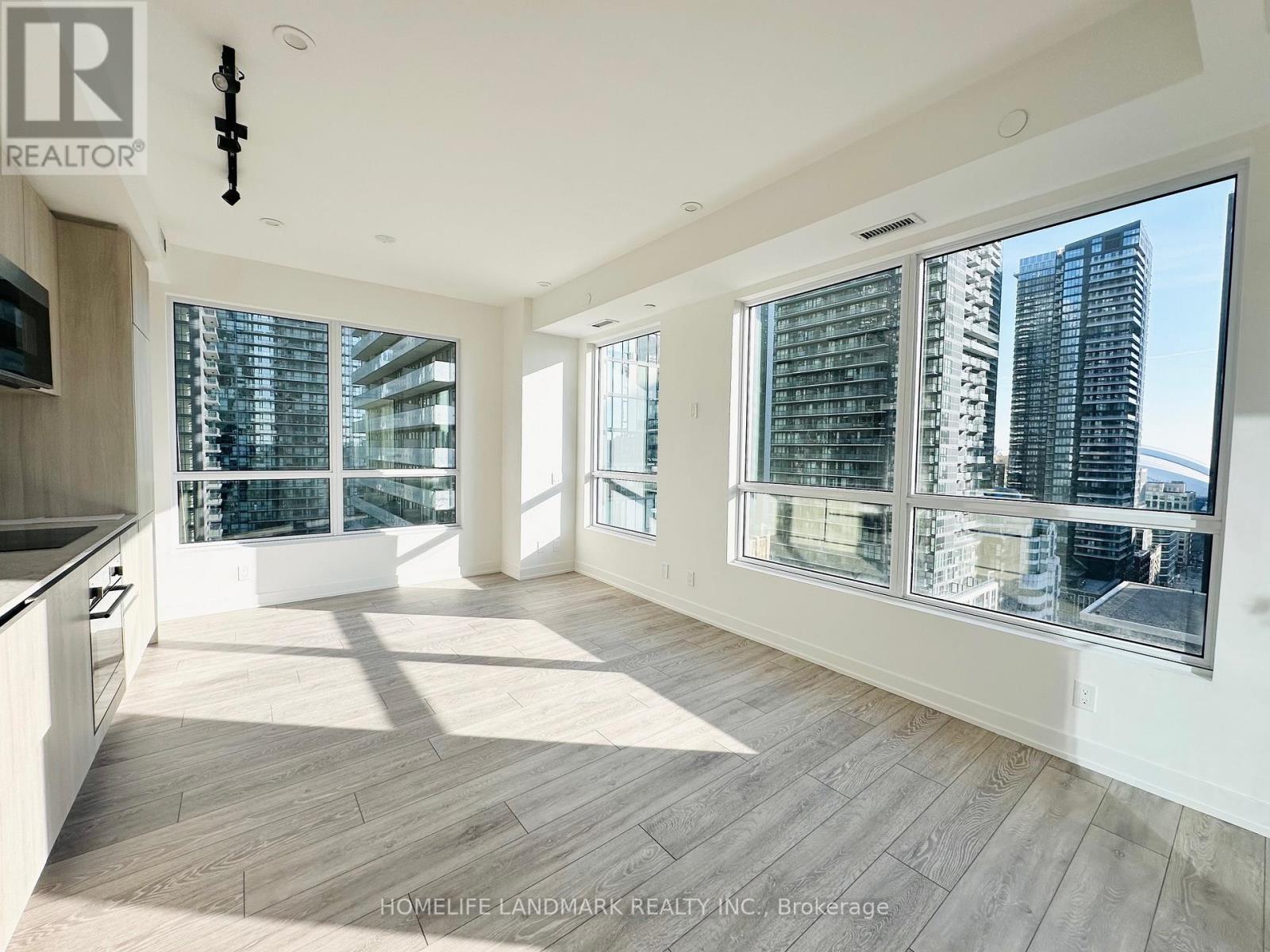 2106 - 108 Peter Street, Toronto, Ontario  M5V 0W2 - Photo 2 - C13108370