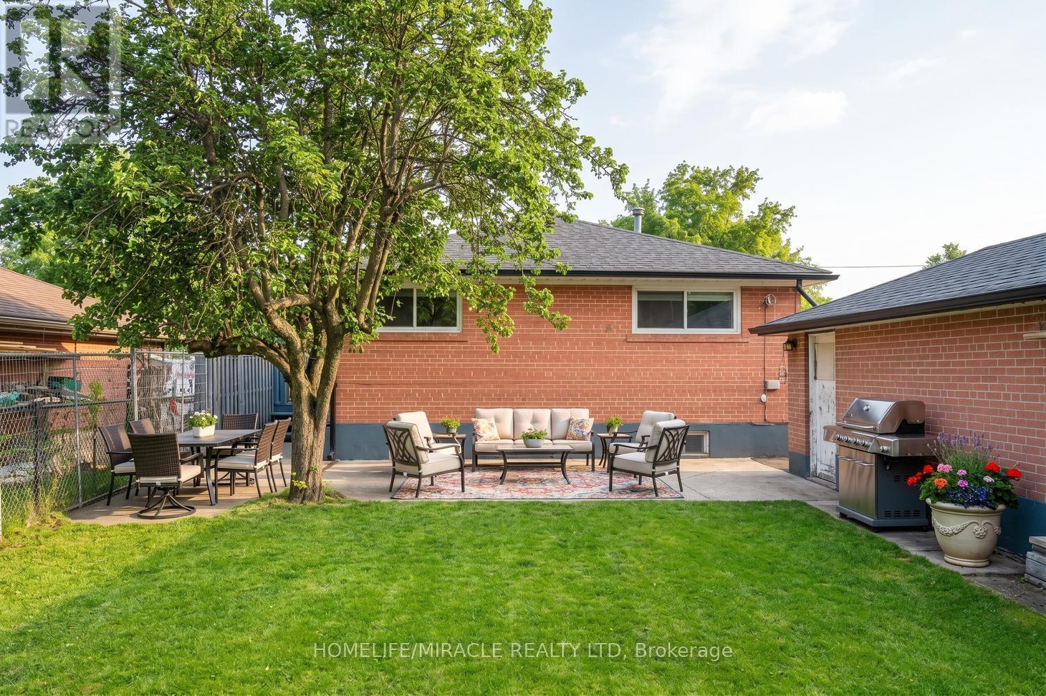 92 Taysham Crescent, Toronto, Ontario  M9V 1X3 - Photo 44 - W13107720