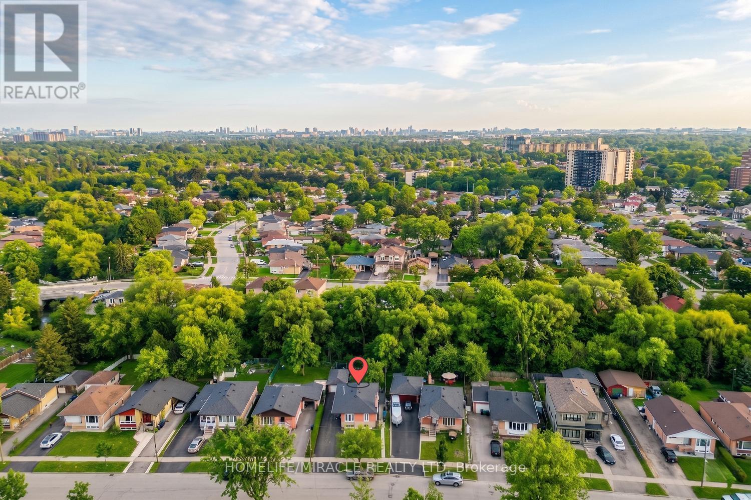 92 Taysham Crescent, Toronto, Ontario  M9V 1X3 - Photo 4 - W13107720
