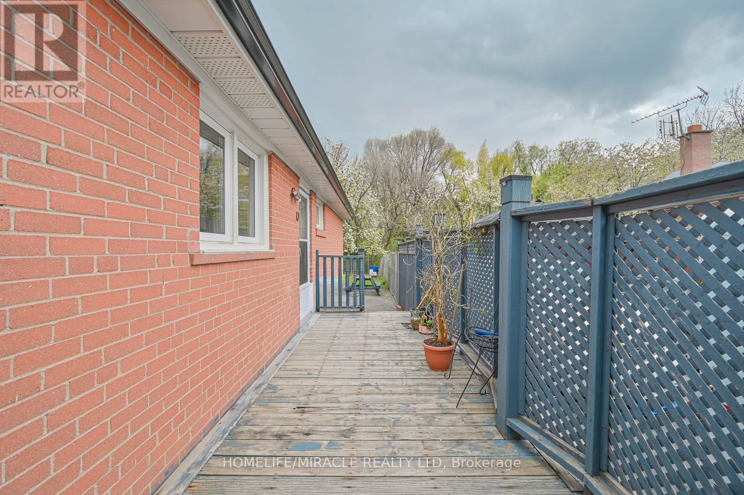 92 Taysham Crescent, Toronto, Ontario  M9V 1X3 - Photo 42 - W13107720