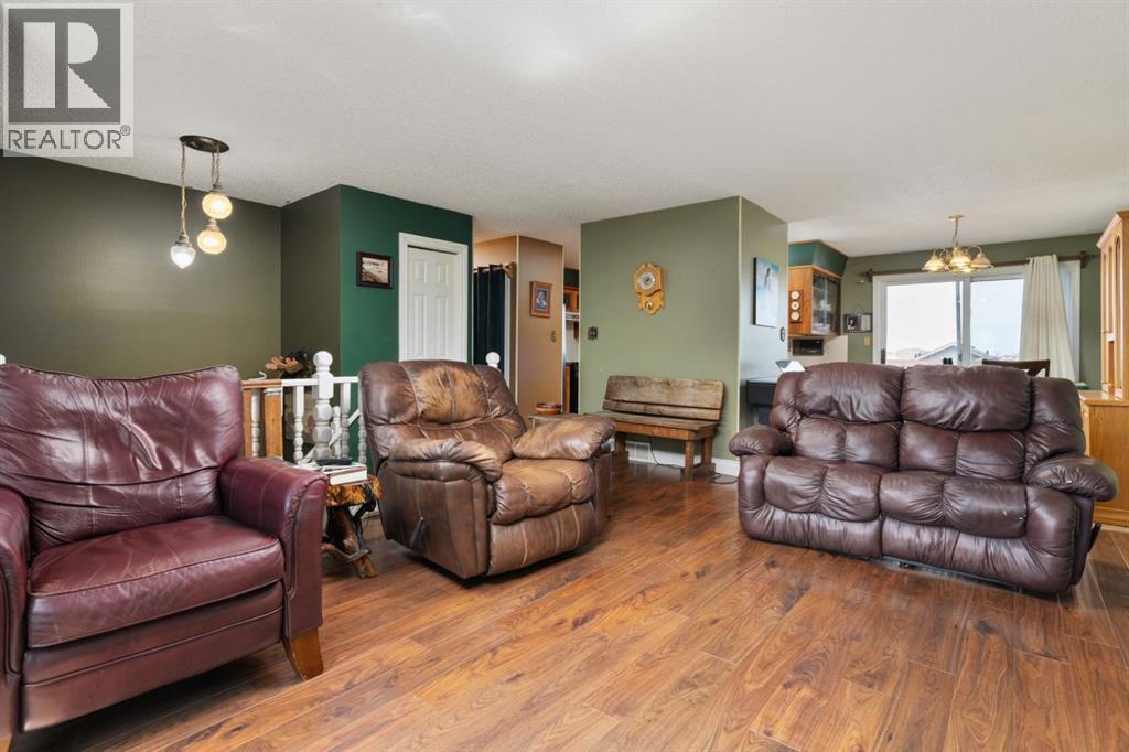 4310 74 Street, Camrose, Alberta  T4V 3V3 - Photo 6 - A2309845
