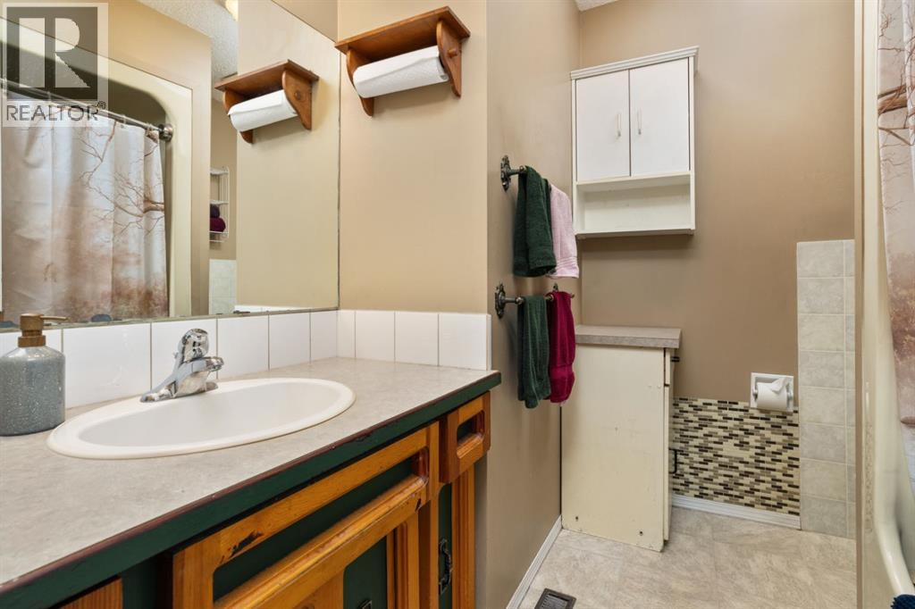 4310 74 Street, Camrose, Alberta  T4V 3V3 - Photo 13 - A2309845