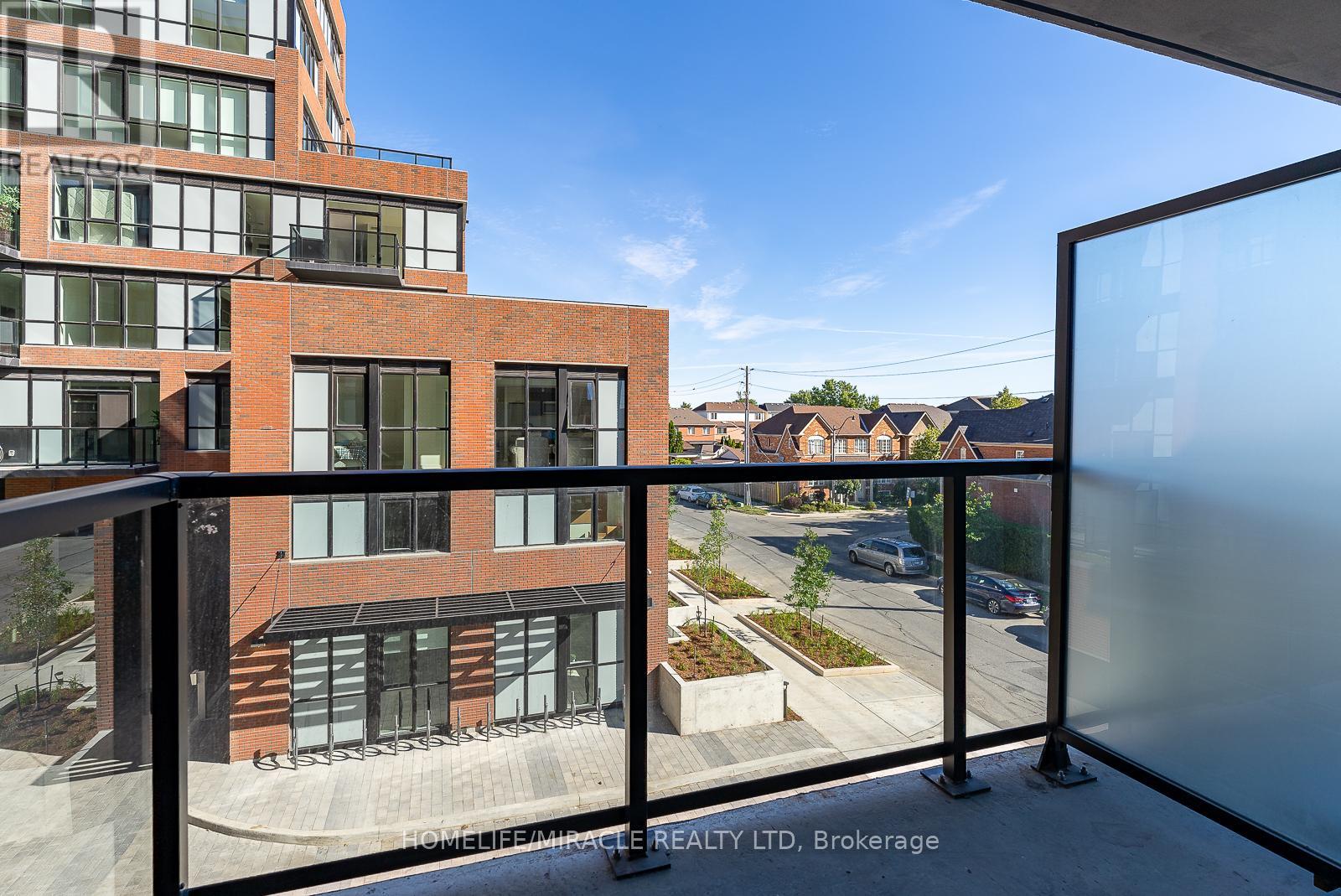 311 - 2300 St. Clair Avenue W, Toronto, Ontario  M6N 0B3 - Photo 17 - W13108374